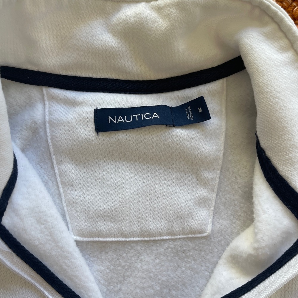 White men’s Nautica zip down